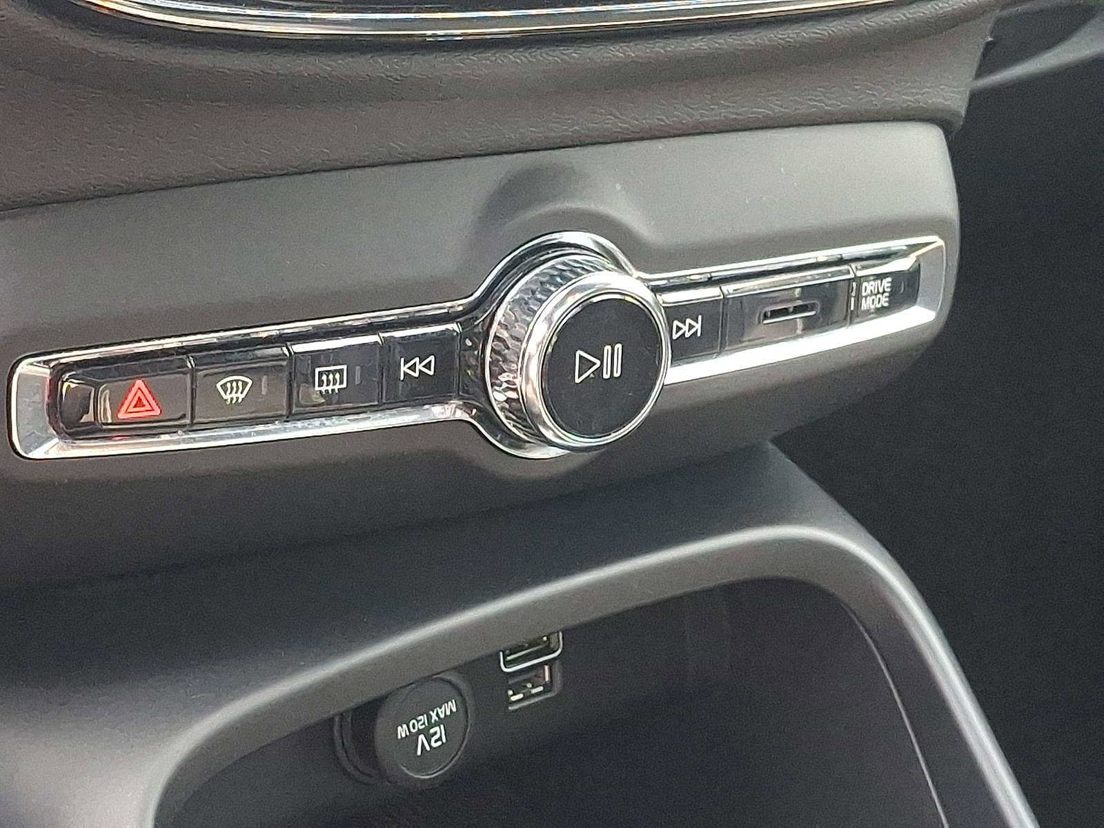 Used 2019 Volvo XC40 T5 R-Design AWD/4WD image 19