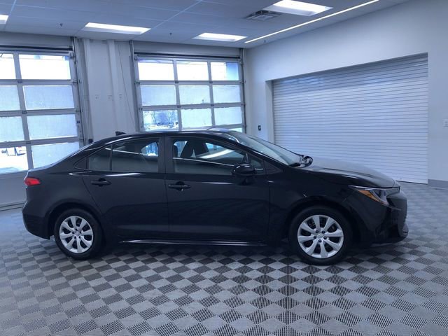 Used 2025 Toyota Corolla LE image 34