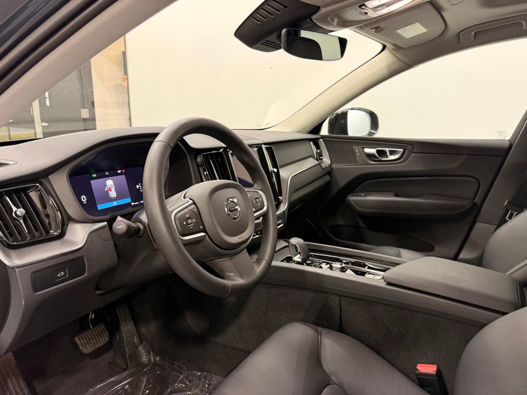 Used 2025 Volvo XC60 B5 Core w/ Climate Package image 10