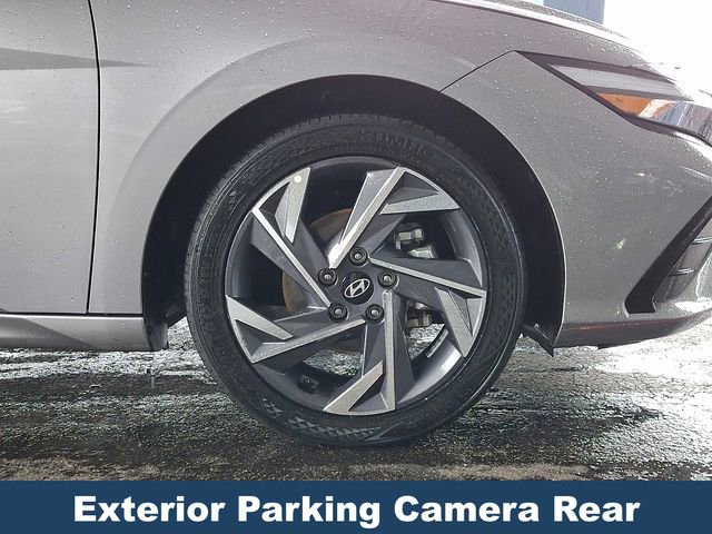 Used 2025 Hyundai Elantra SEL image 10
