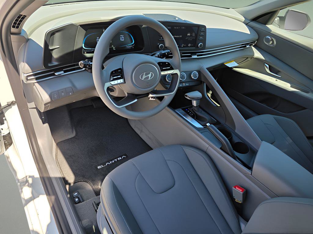 New 2026 Hyundai Elantra SE FWD image 15