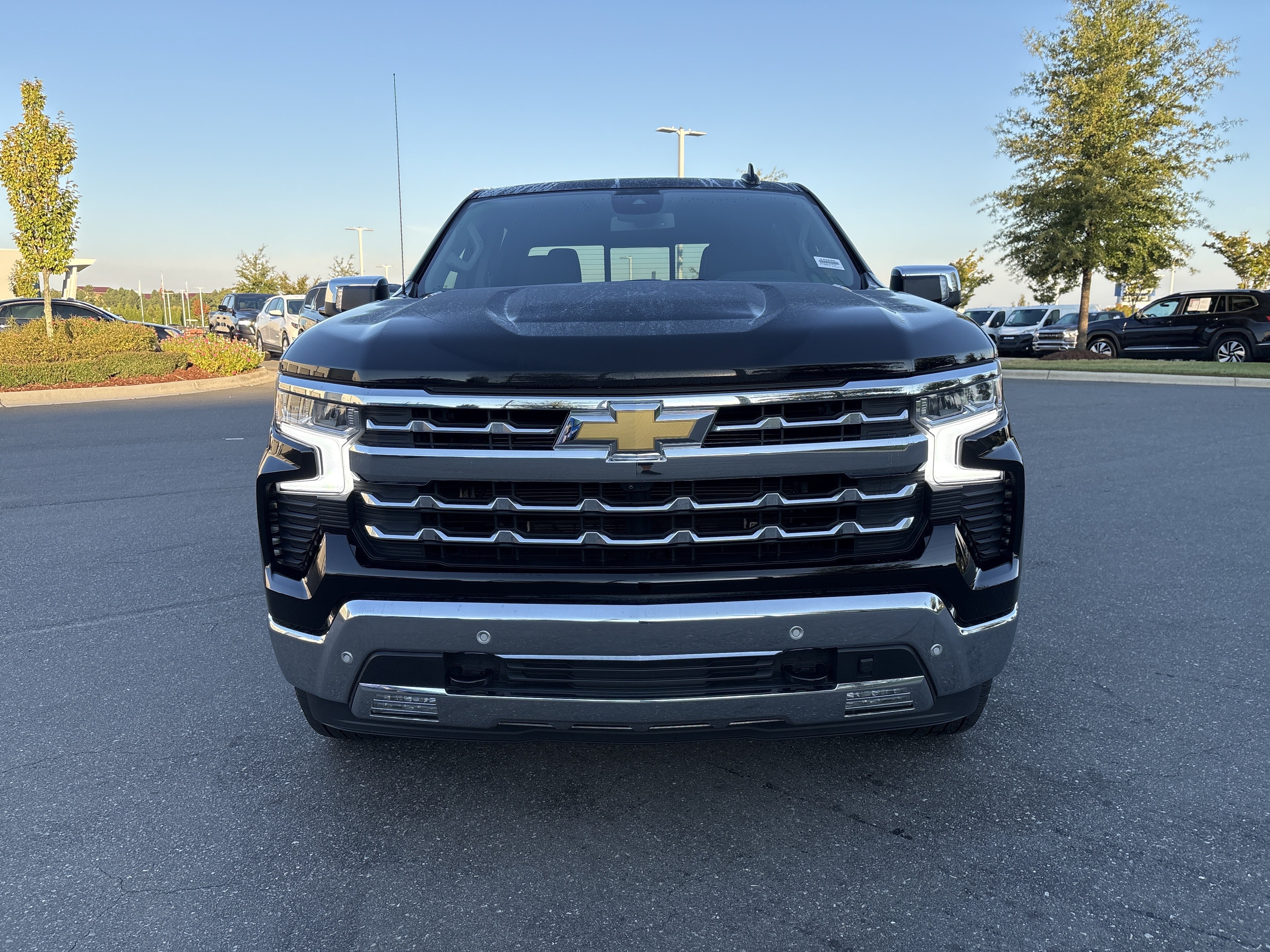 Used 2025 Chevrolet Silverado 1500 LTZ w/ LTZ Convenience Package II AWD/4WD image 3