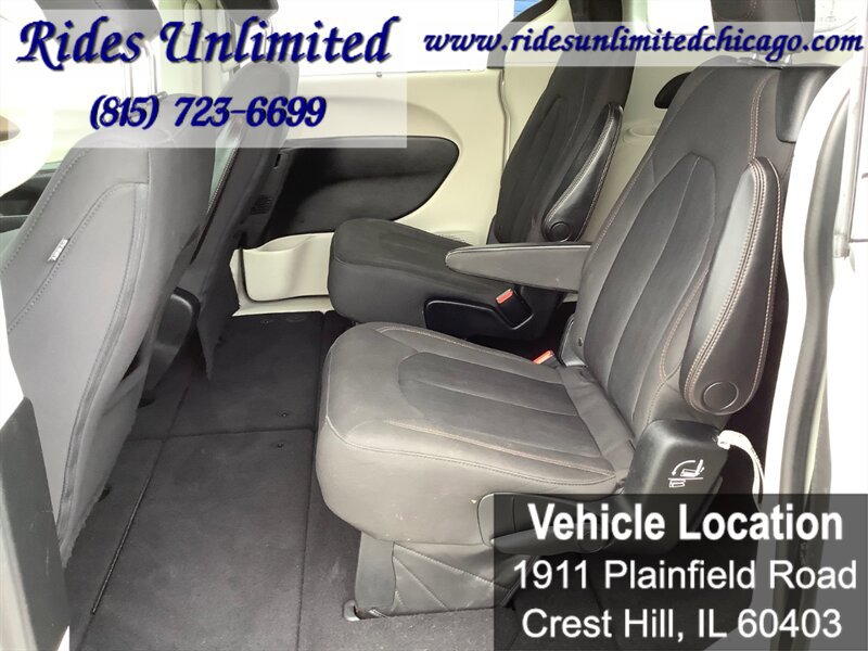 Used 2017 Chrysler Pacifica Touring Plus w/ Tire & Wheel Group image 28