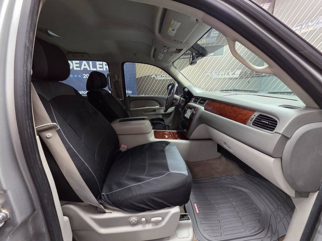 Used 2011 Chevrolet Avalanche LTZ RWD image 25