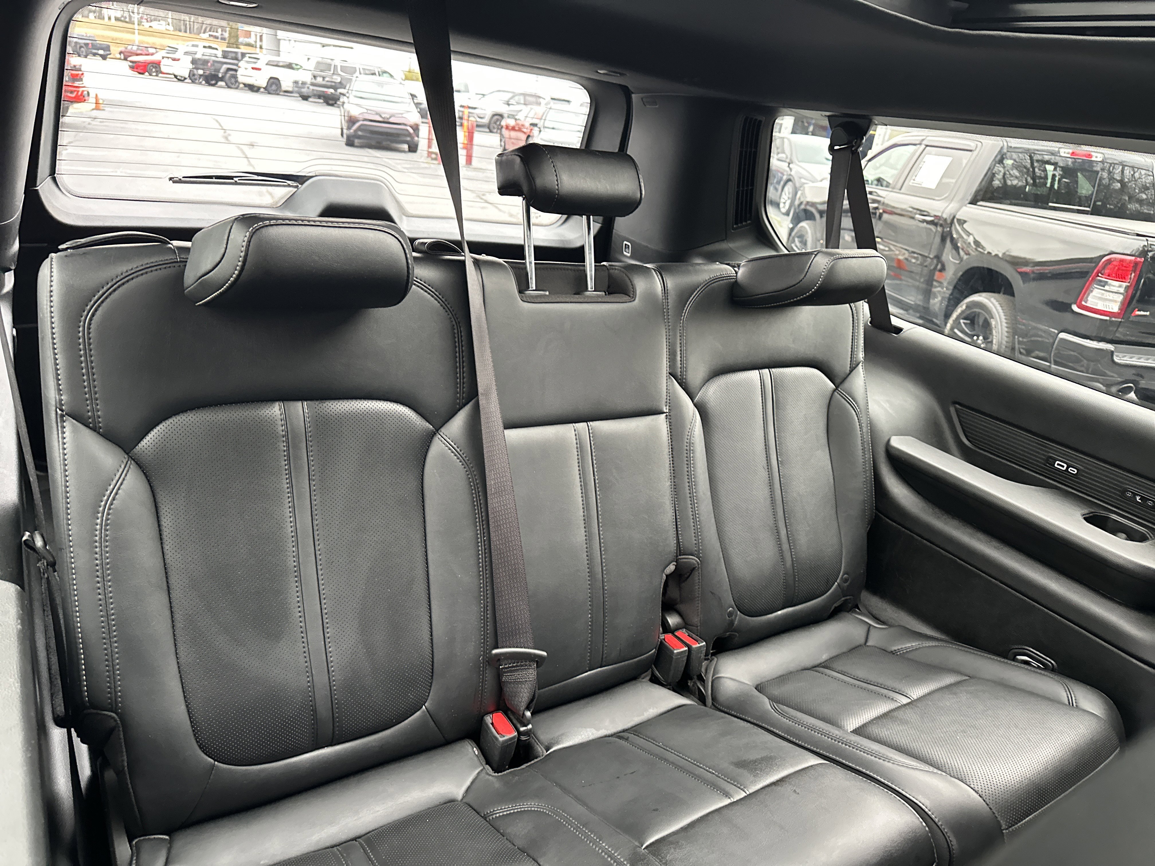 Used 2024 Jeep Wagoneer L Series III w/ Premium Group I image 19