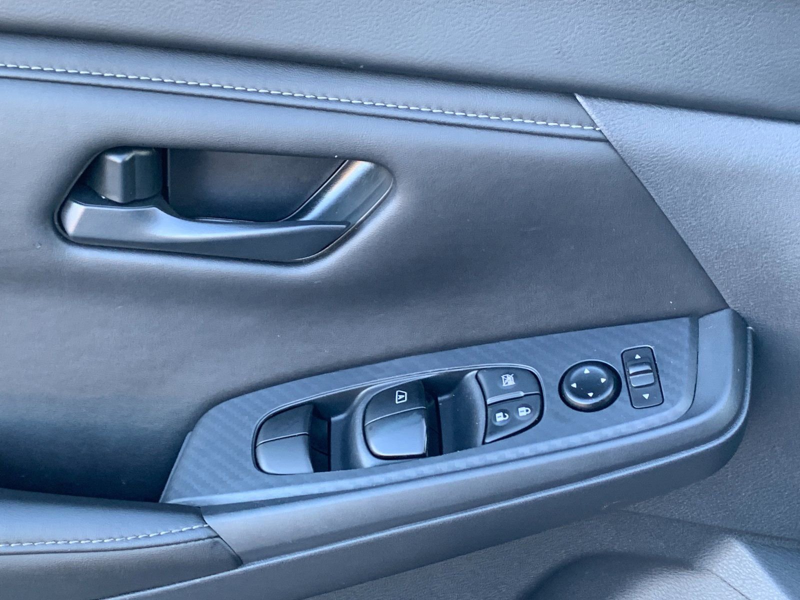 Used 2025 Nissan Sentra S image 13