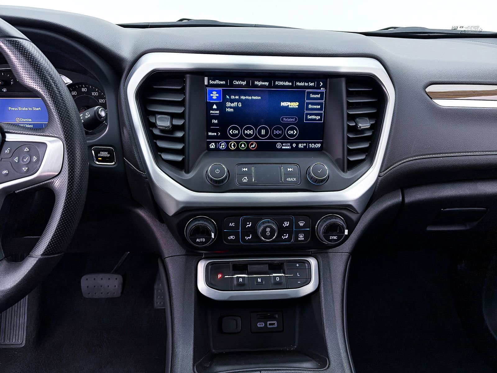Used 2022 GMC Acadia SLE w/ Driver Convenience Package FWD image 9