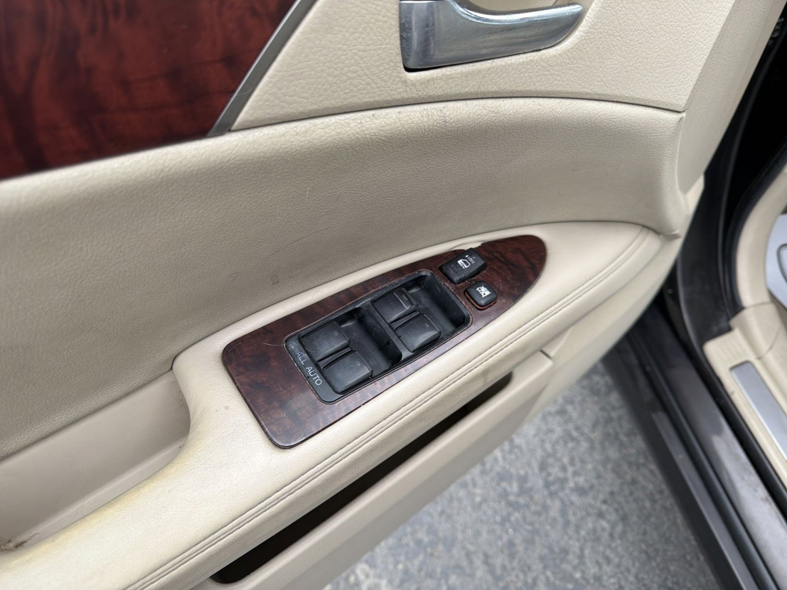 Used 2012 Toyota Avalon Base image 19