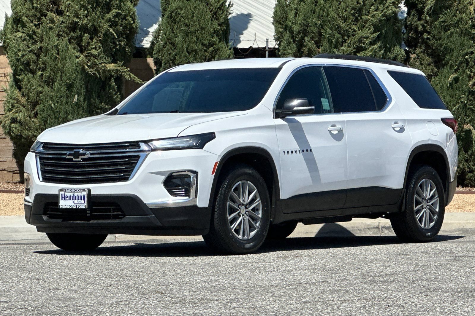 Used 2022 Chevrolet Traverse LT w/ LPO, Blackout Package FWD image 8