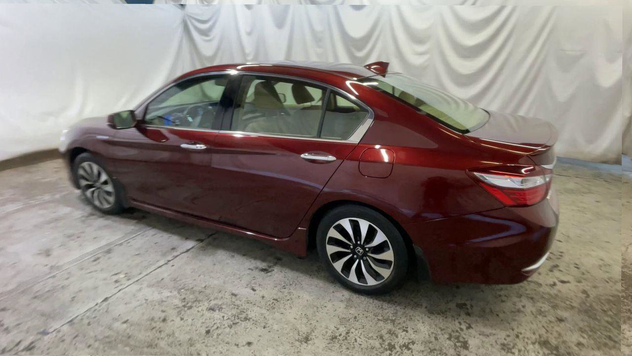 Used 2017 Honda Accord Touring image 6