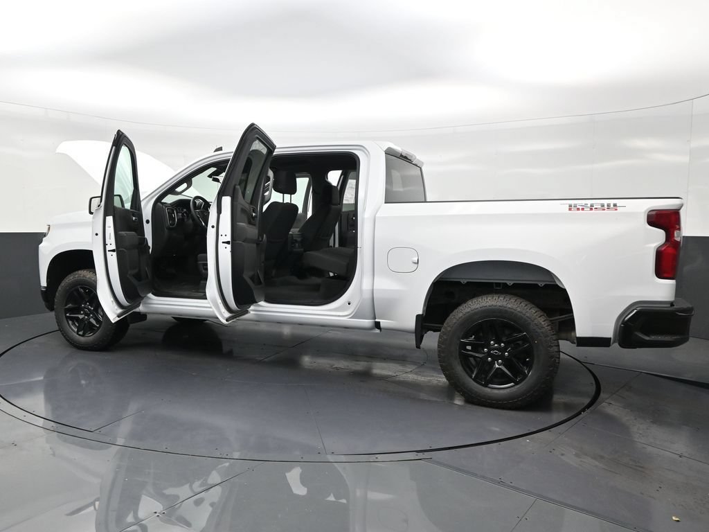 Used 2022 Chevrolet Silverado 1500 LT Trail Boss w/ Safety Package AWD/4WD image 33