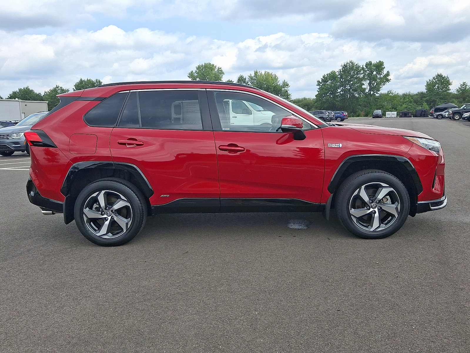Used 2024 Toyota RAV4 SE w/ Weather & Moonroof Package AWD/4WD image 8