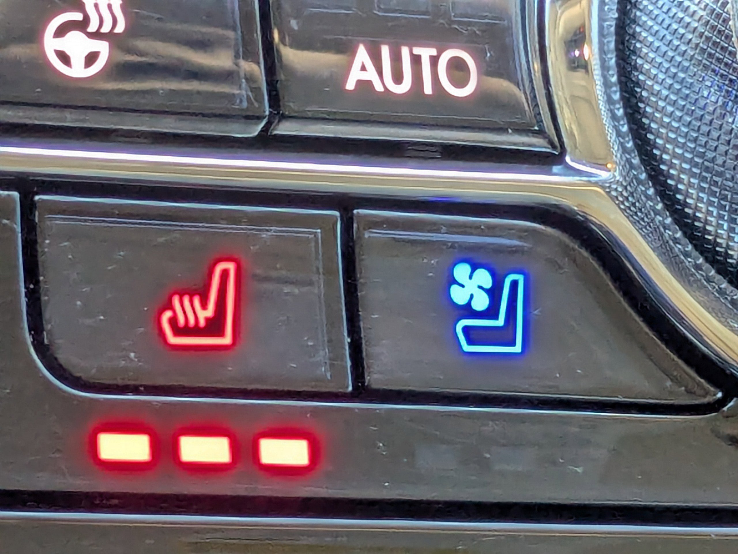 Used 2021 Lincoln Corsair Reserve w/ Equipment Group 201A image 26