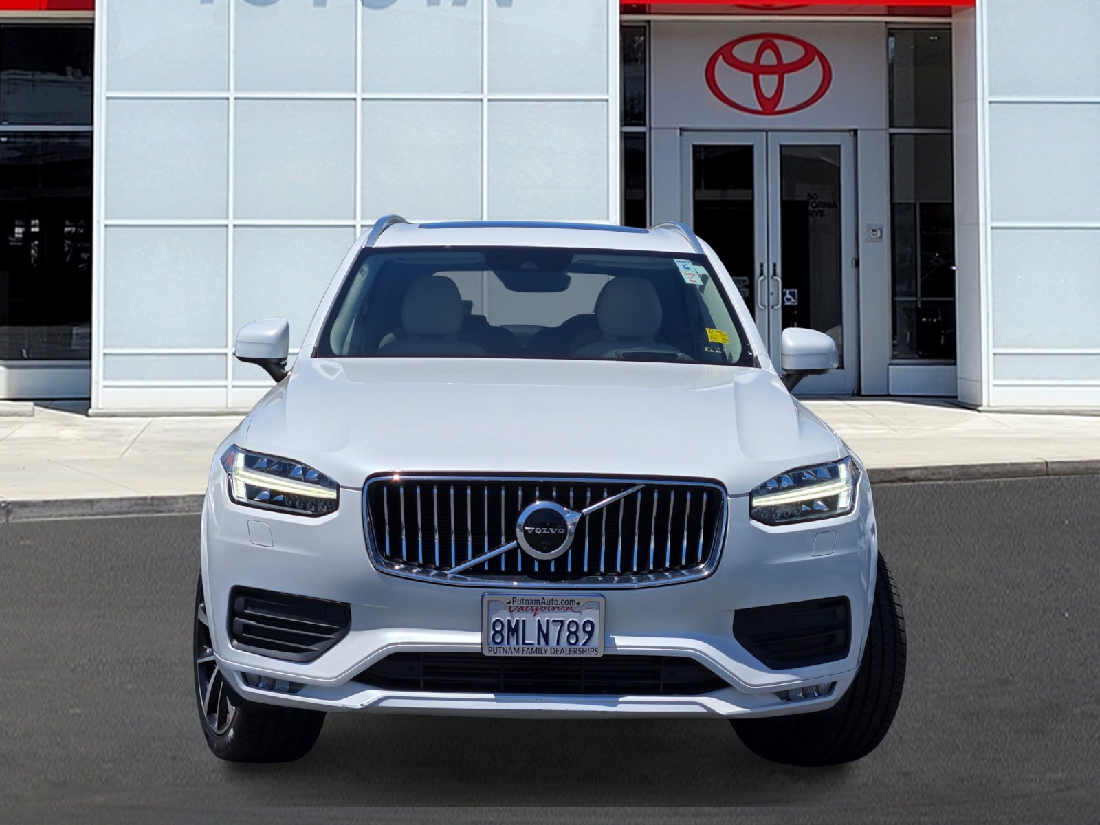 Used 2020 Volvo XC90 T6 Momentum AWD/4WD image 2