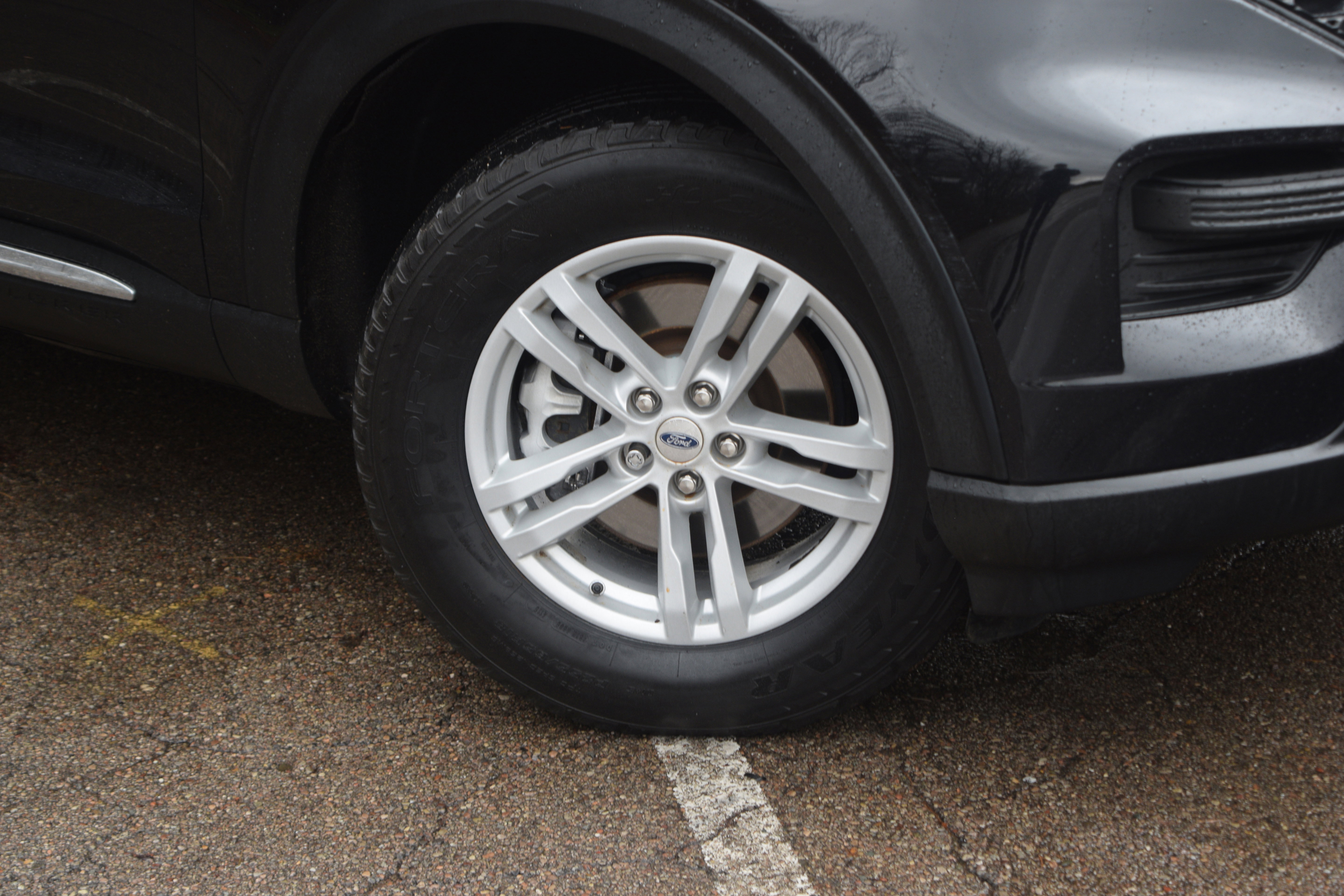 Used 2022 Ford Explorer XLT image 30