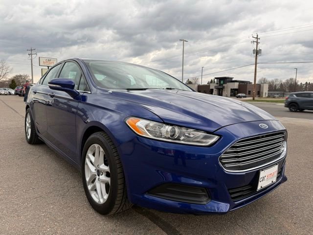 Used 2016 Ford Fusion SE image 3