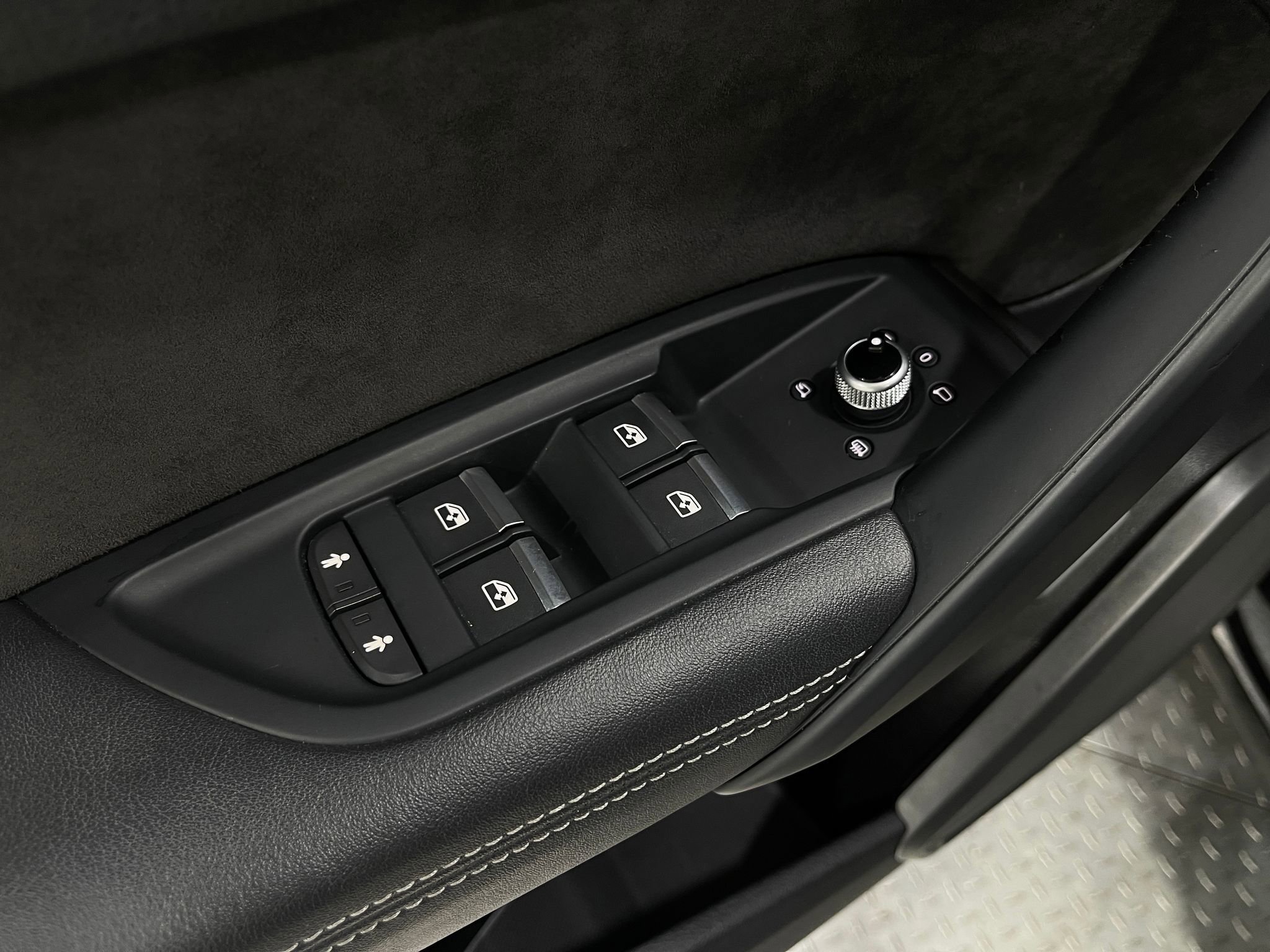 Used 2019 Audi SQ5 Premium Plus AWD/4WD image 16