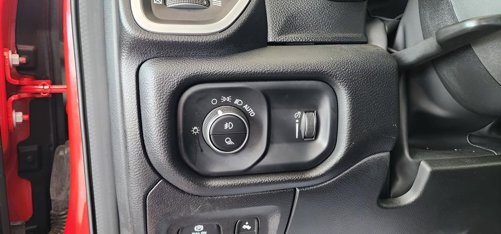 Used 2023 RAM 1500 Big Horn image 24