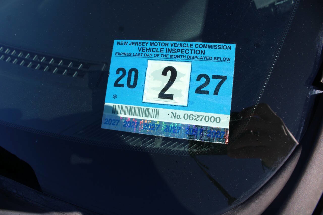 Used 2017 RAM 1500 Laramie w/ Convenience Group image 18