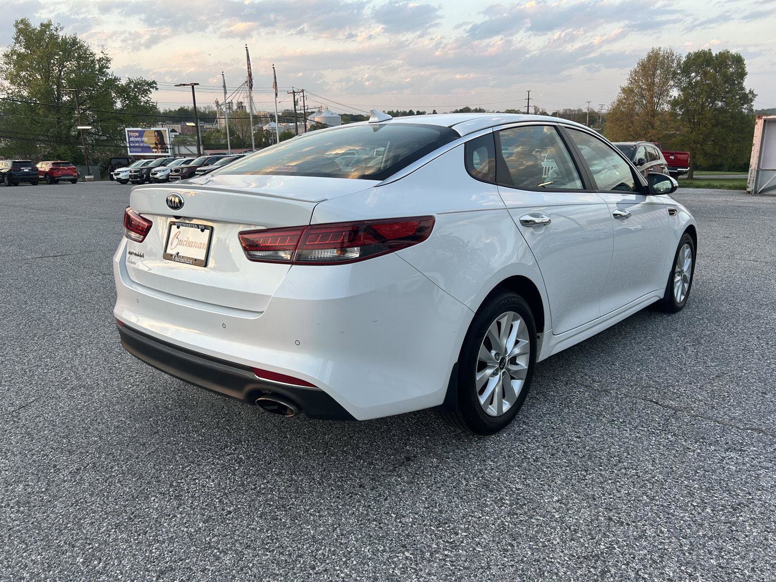 Used 2018 Kia Optima S image 4