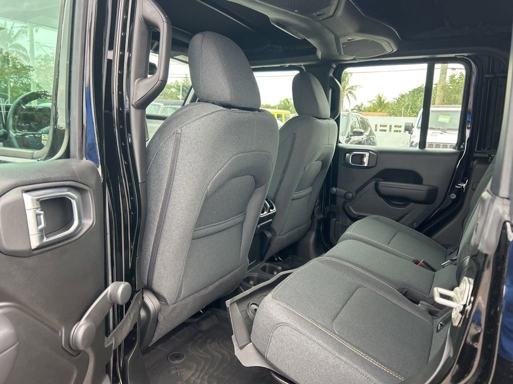 Certified 2024 Jeep Gladiator Sport image 30