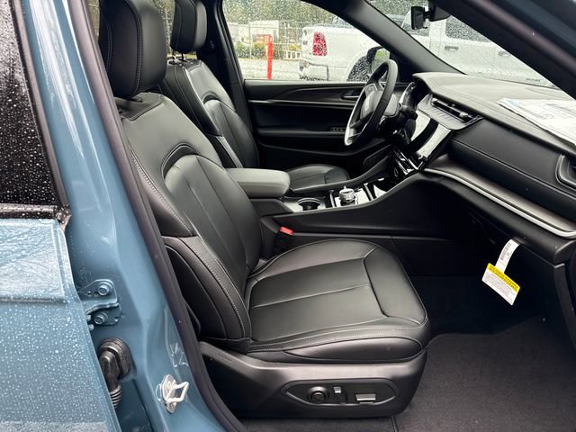 New 2026 Jeep Grand Cherokee Limited w/ Limited Altitude Package AWD/4WD image 9