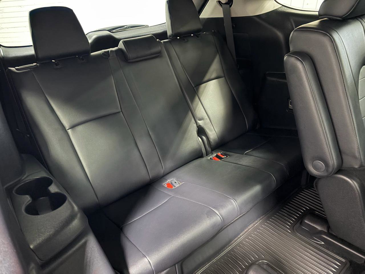 Used 2025 Toyota Highlander XLE image 22