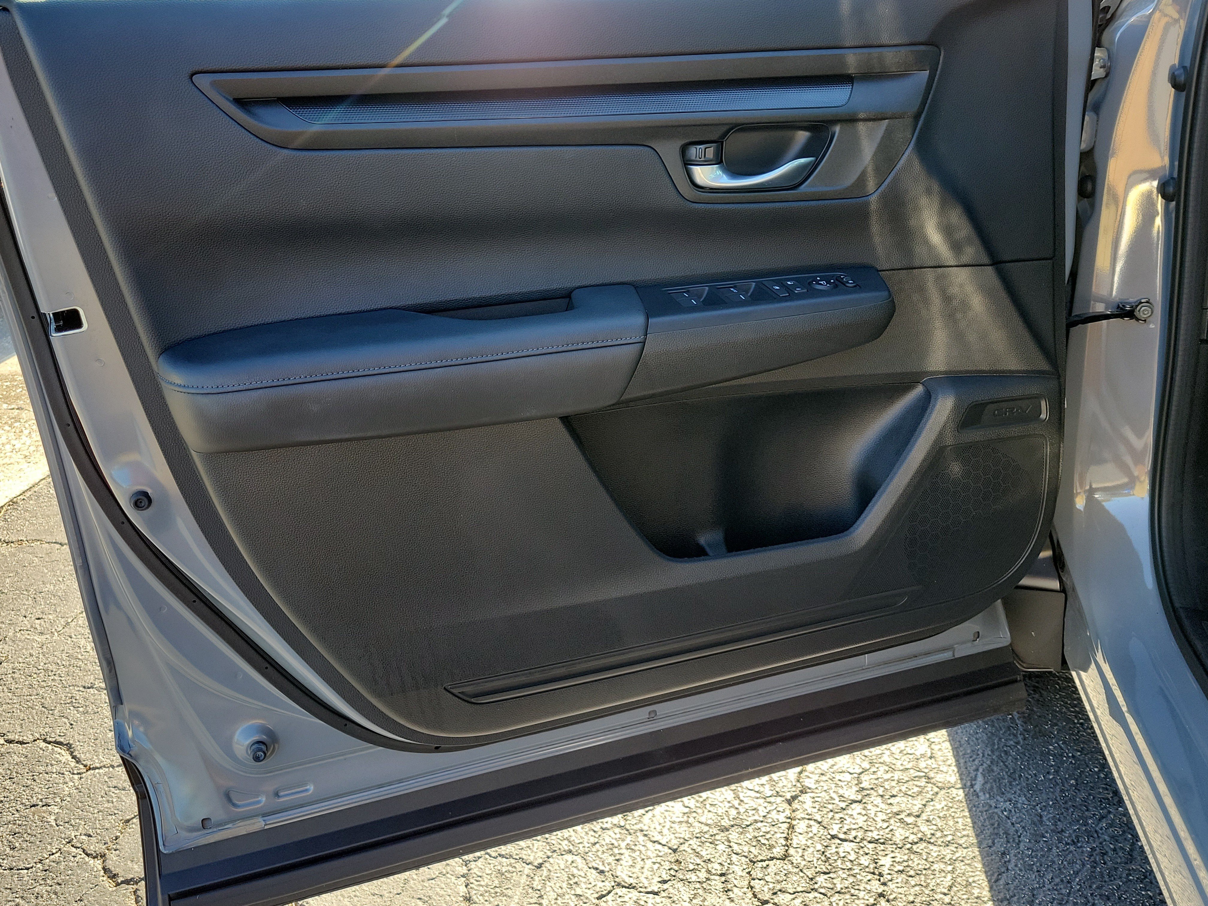 Used 2024 Honda CR-V LX image 16