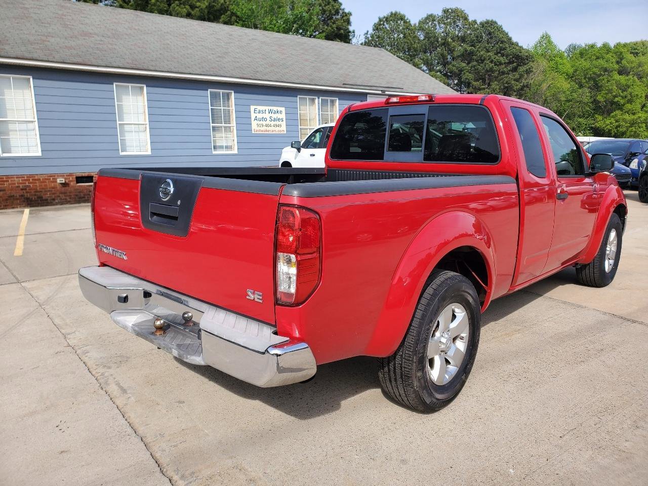 Used 2009 Nissan Frontier SE w/ SE Value Truck Pkg image 9