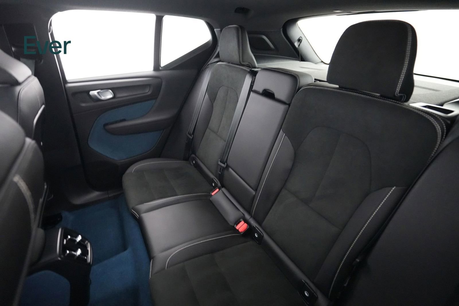 Used 2023 Volvo XC40 Recharge Ultimate AWD/4WD image 31