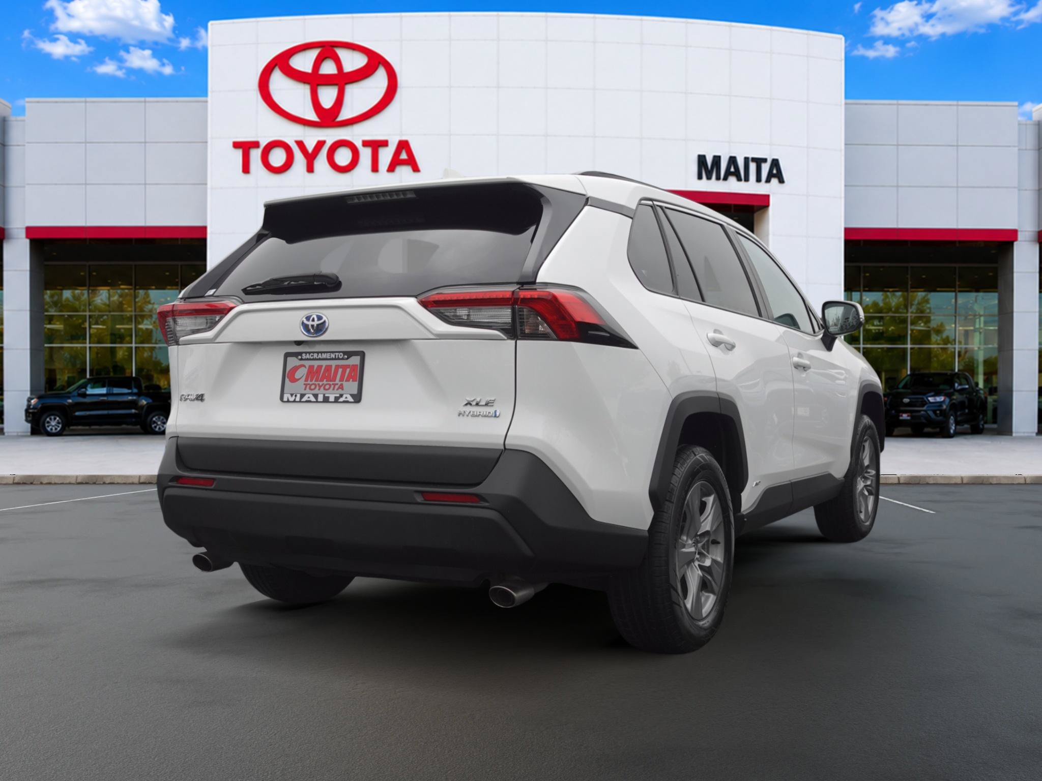 Used 2022 Toyota RAV4 XLE w/ Convenience Package AWD/4WD image 3