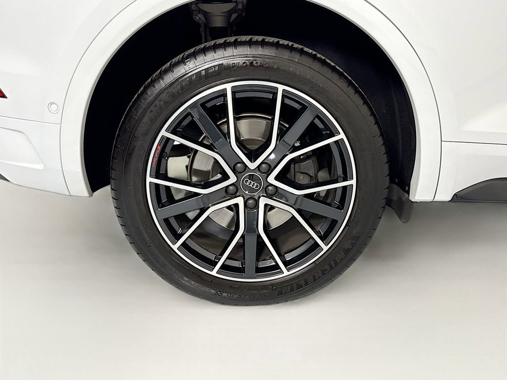 Used 2023 Audi SQ5 Prestige w/ Prestige Package image 34