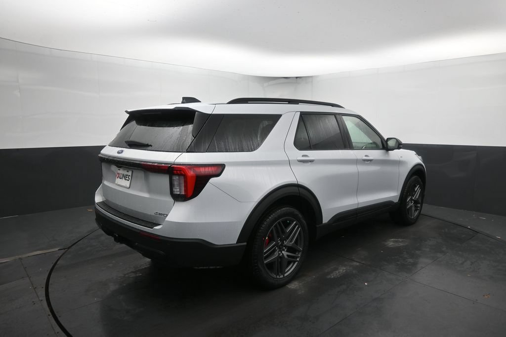 New 2026 Ford Explorer ST-Line w/ ST-Line Street Pack AWD/4WD image 11
