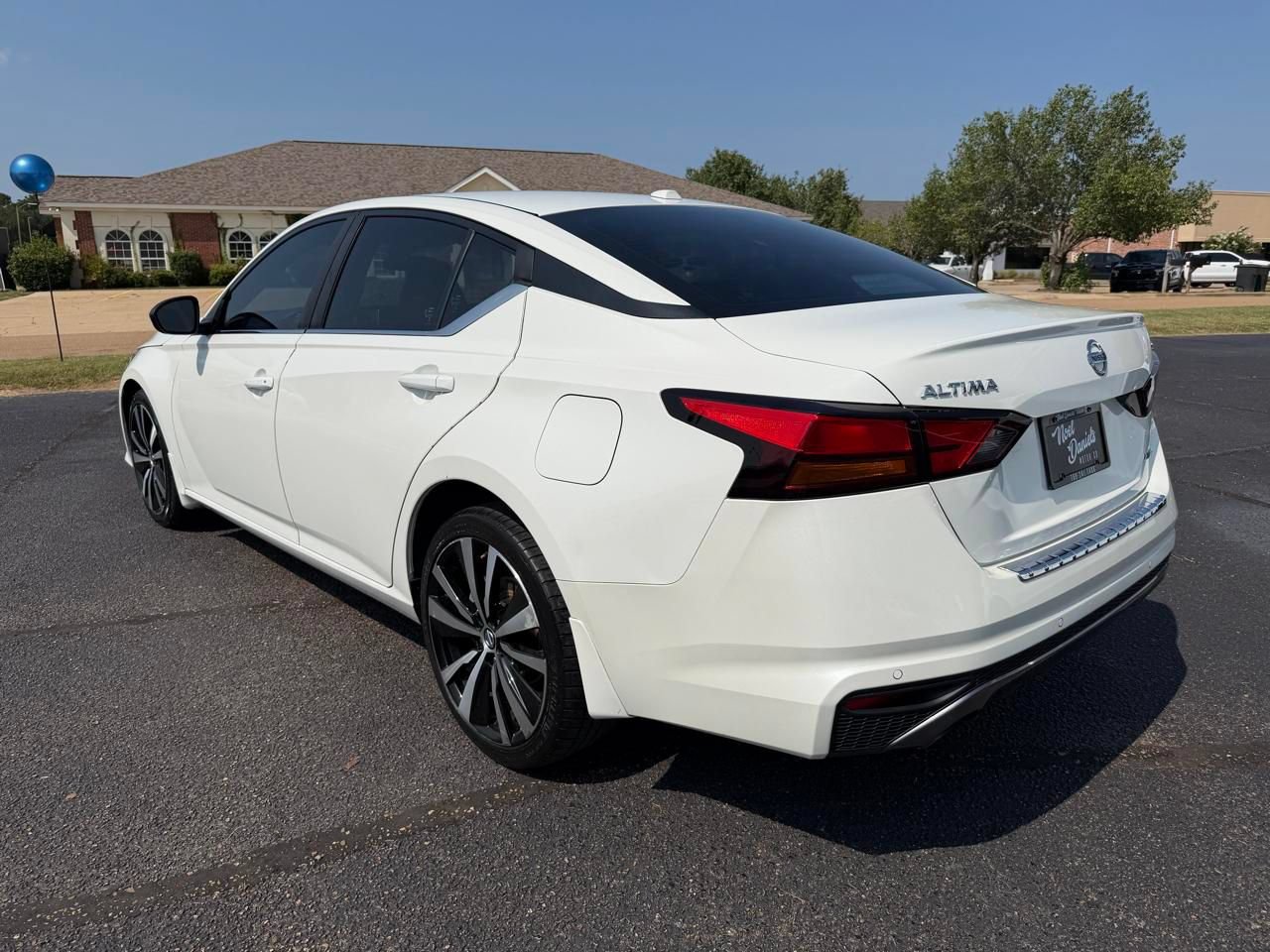 Used 2022 Nissan Altima 2.5 SR AWD/4WD image 4