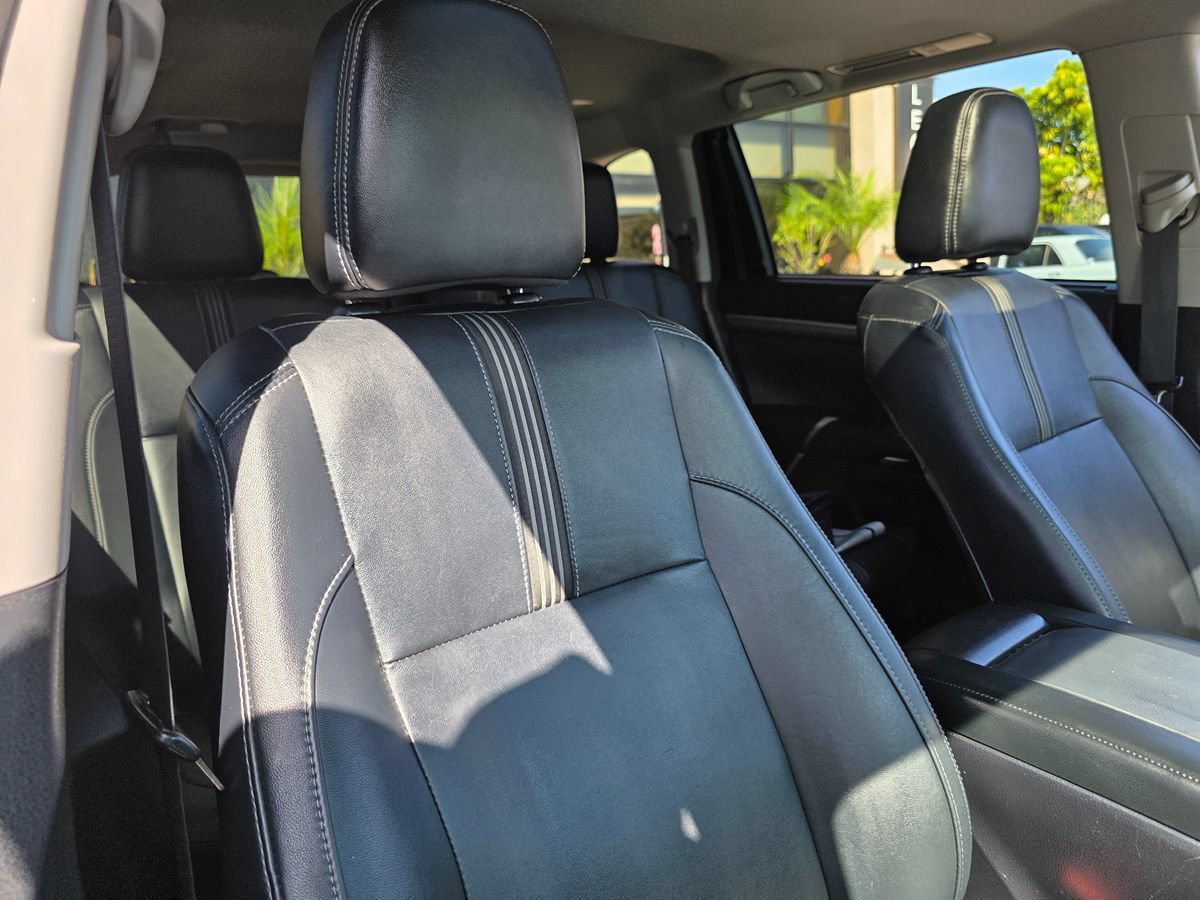 Used 2018 Toyota Highlander SE FWD image 17