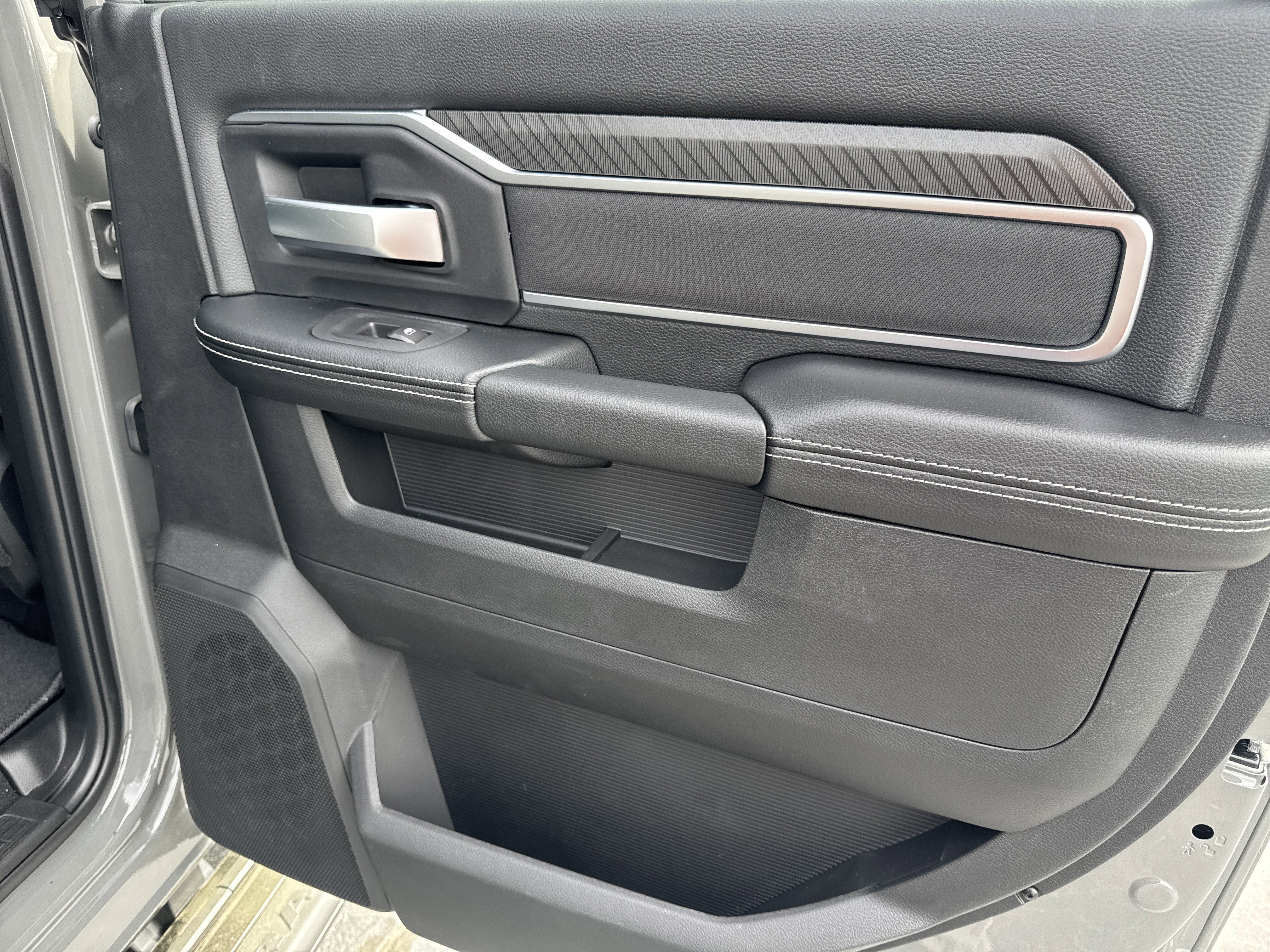 New 2026 RAM 2500 Big Horn AWD/4WD image 16