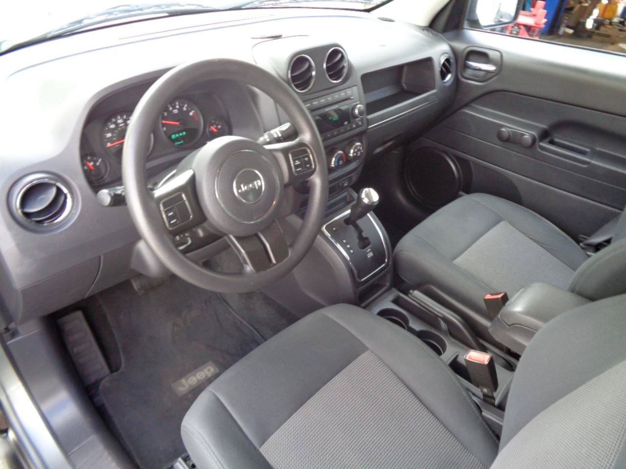 Used 2012 Jeep Patriot Sport FWD image 2