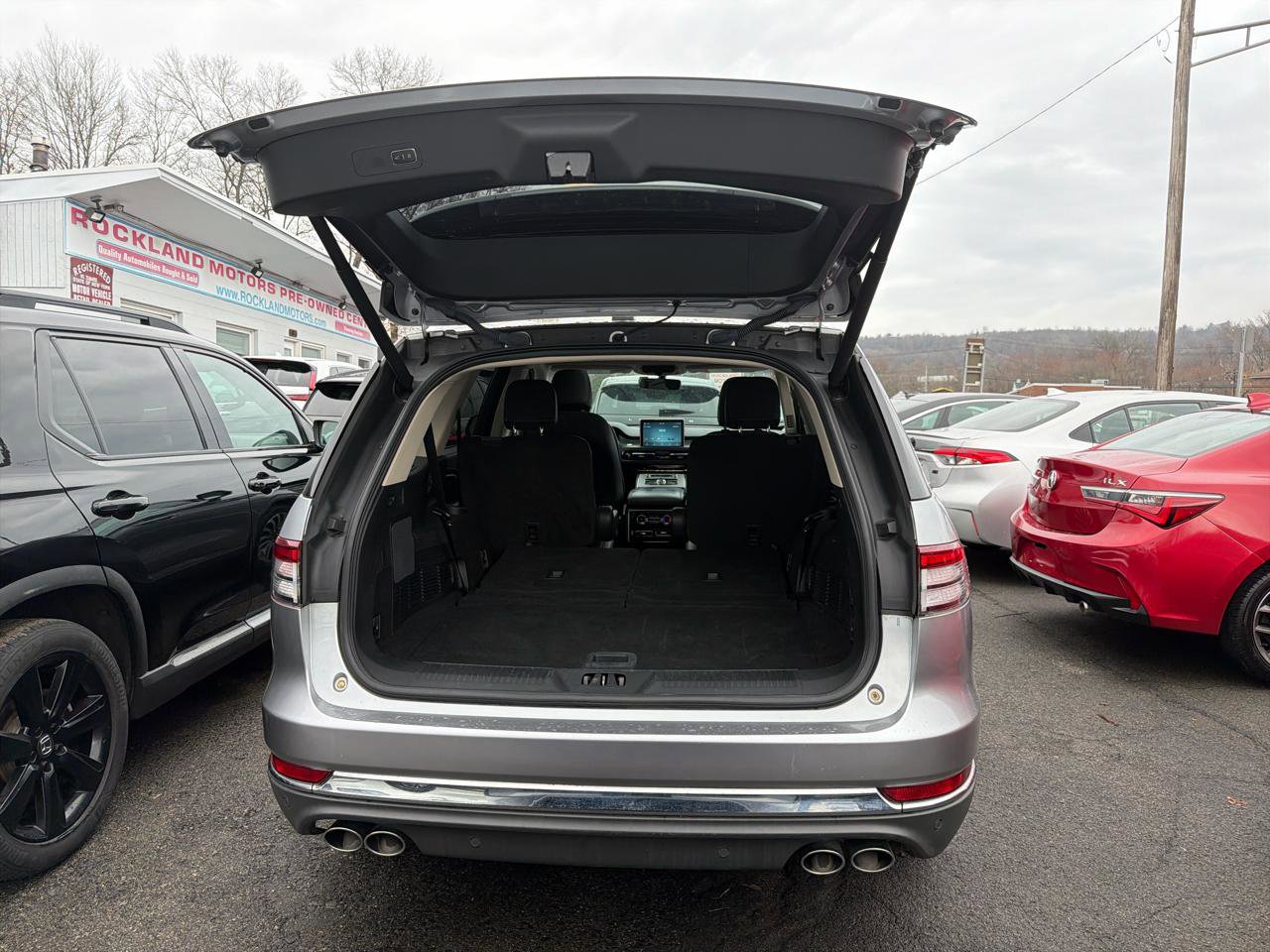 Used 2023 Lincoln Aviator Standard AWD w/ Premium Package image 8