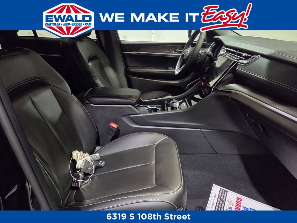 New 2025 Jeep Grand Cherokee Limited image 10