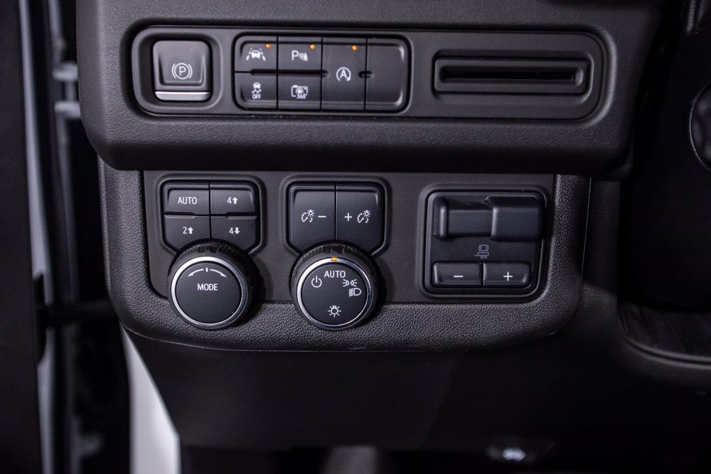 Used 2023 Chevrolet Tahoe RST w/ Luxury Package AWD/4WD image 38