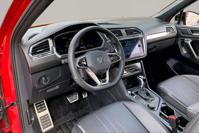 Used 2024 Volkswagen Tiguan SE R-Line image 12