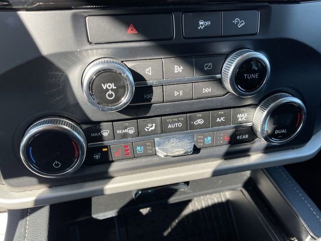 Used 2023 Ford Expedition Max XLT image 19