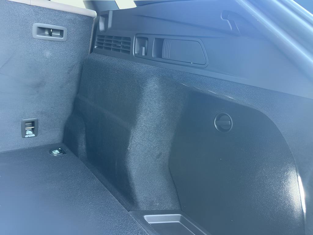 Used 2025 Audi Q5 Premium w/ Convenience Package image 25