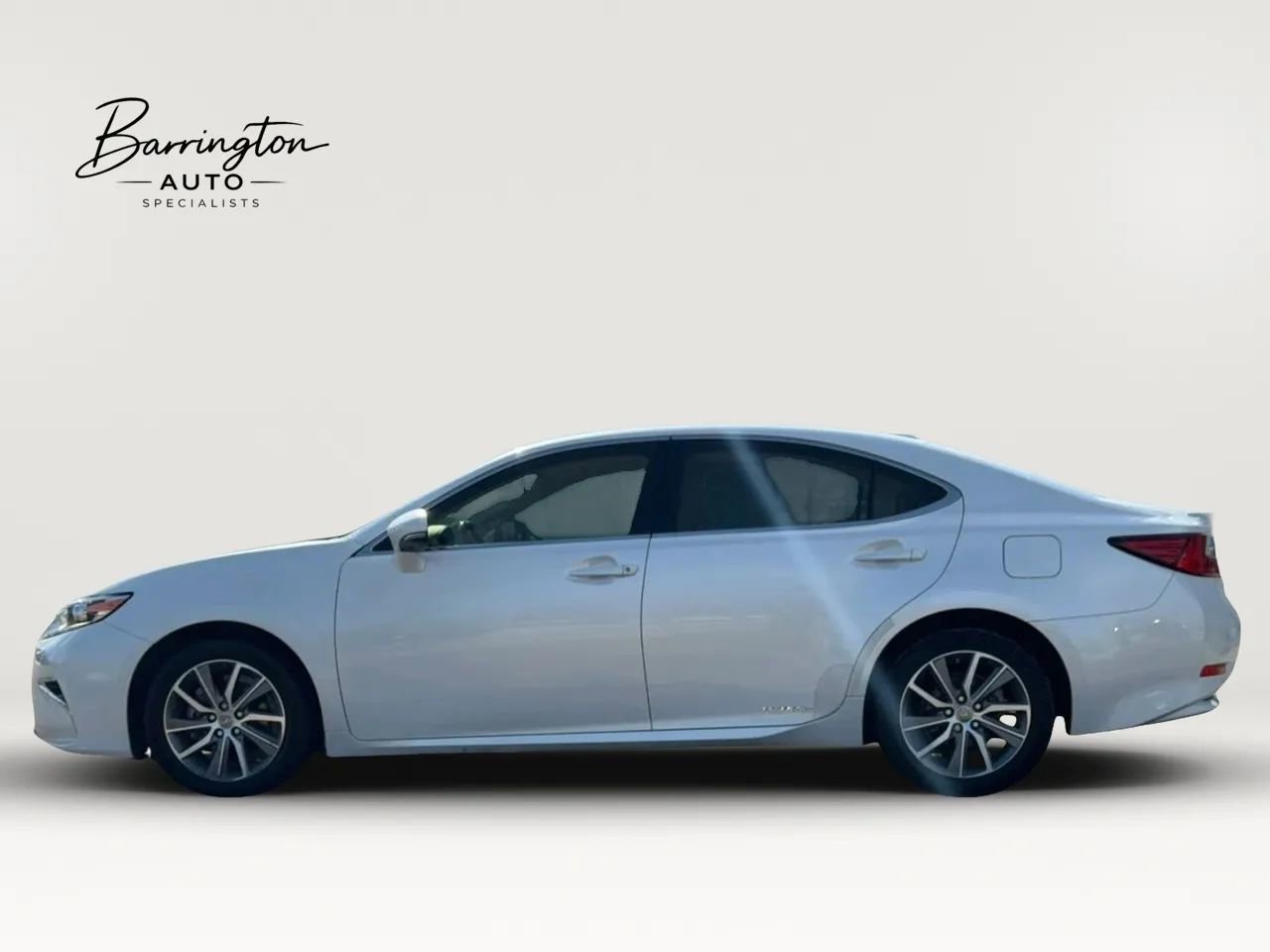 Used 2017 Lexus ES 300h FWD image 3