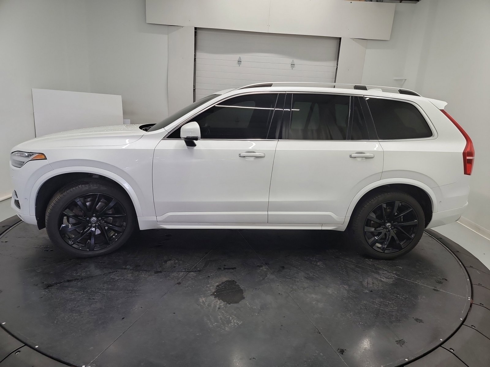 Used 2018 Volvo XC90 T6 Momentum w/ Convenience Package image 4