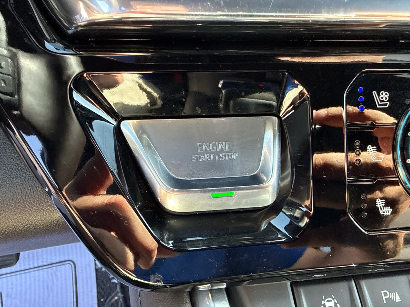 Certified 2025 GMC Sierra 1500 Denali w/ Denali Reserve Package AWD/4WD image 21