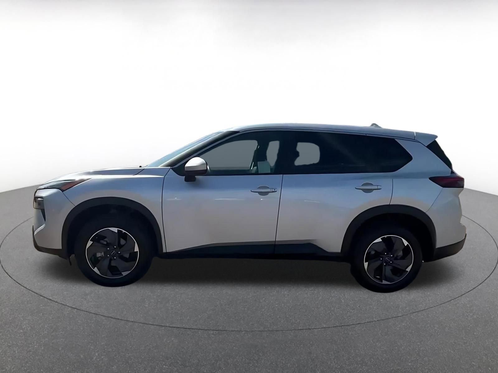 Used 2025 Nissan Rogue SV FWD image 9