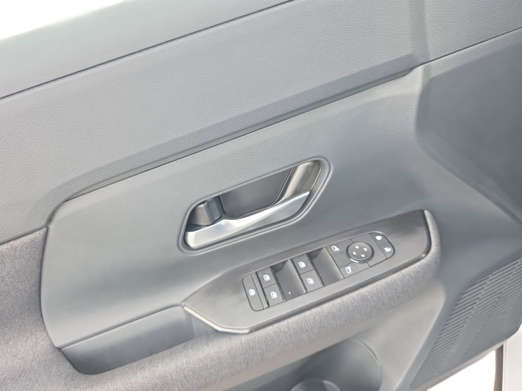 New 2026 Nissan Kicks SV w/ SV Premium Package AWD/4WD image 17