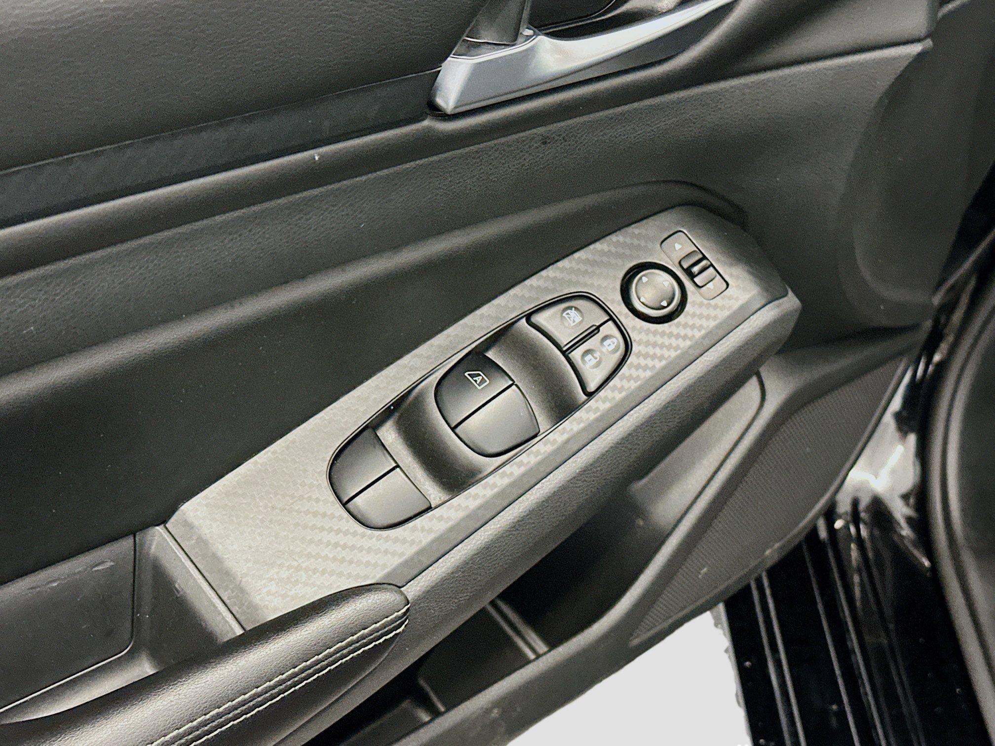 Used 2024 Nissan Altima 2.5 SV image 15