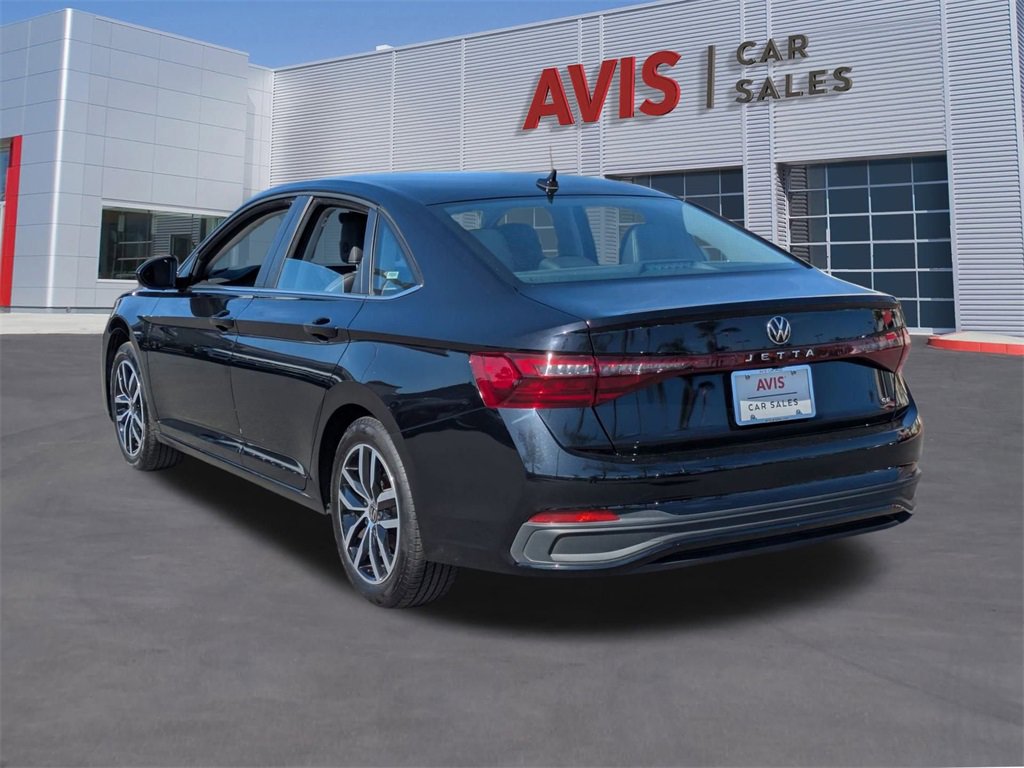 Used 2025 Volkswagen Jetta SE image 9